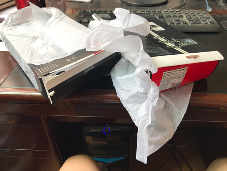 800块钱的东西，这样就来了这是买家的不负责任，本来看了评价，但还是想试试看，结果果真如此，这跟几十块钱的东西有何差别，甚至还不如。商品呢！基本上还可以，绝对不是物超所值，购买时要注意??