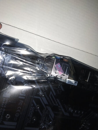 里面的东西为撒就破掉了