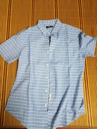 衣服样式很好看，手感也不错，推荐购买。