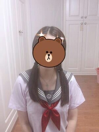 衣服面料超厚实，做工也不错，样式超显嫩，就是建议裙子还可以做短小一点哈哈哈 性价比很高了