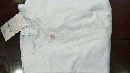 衣服收到了，试纯棉的，穿着舒服，不错!
