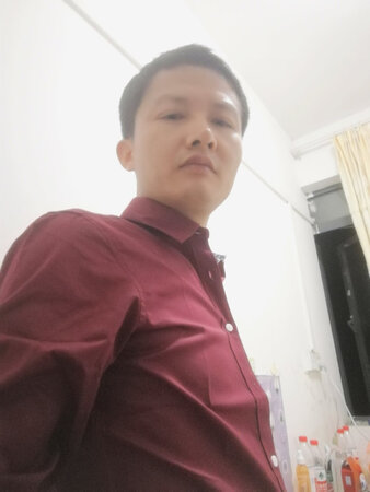 衬衫看上去还可以，二件才128.平均60多一件，穿上挺好的