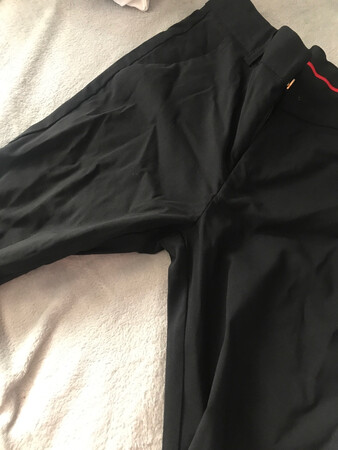 真的是出厂没有人检查合格吗？一次都不敢穿，双裤裆，只求退钱，快递都懒得寄过来