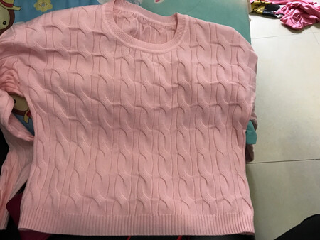 衣服有杂纱，应该是次品来的。没有照片上那么好看