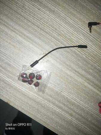 耳机音质很棒，打算再买一个放宿舍用