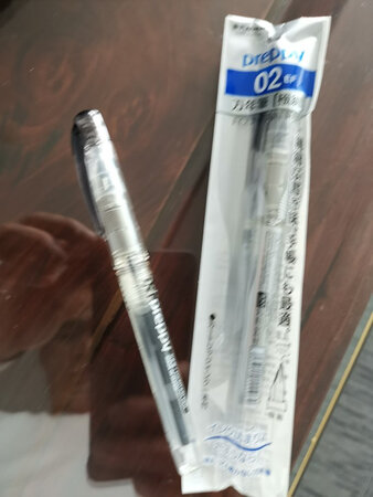 这款钢笔还是非常顺畅的，只有一个毛病，下水太利了，外出携带时容易漏水