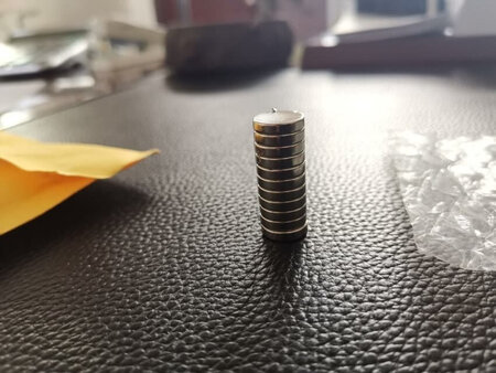 东西收到了   很不错    小巧   吸力很强