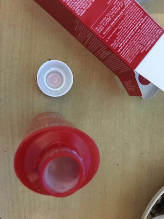 不太喜欢，外包装没有中文贴，里面的产品没有封口，我觉着是假货，口边上有白色毛削，真差劲，