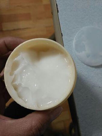 货已收到，还没用，不过我打开闻了一下。和实品店的味道一样，正品，并且比实品店便宜多了，很好的一次购物！！