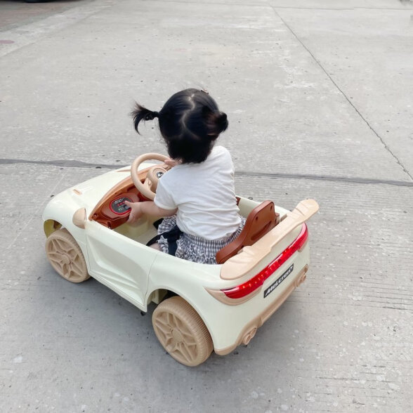 布派迪（BUPAIDI）儿童电动车玩具车可坐人四轮小汽车带遥控男女小孩宝宝生日礼物 卡其色-+动感摇摆+早教音乐 晒单实拍图