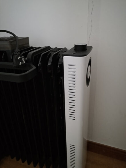 格力（GREE）【大面积散热】取暖器家用电暖器电暖气油汀取暖器大面积电油汀13宽片恒温加湿 NDY23-X6022 晒单实拍图
