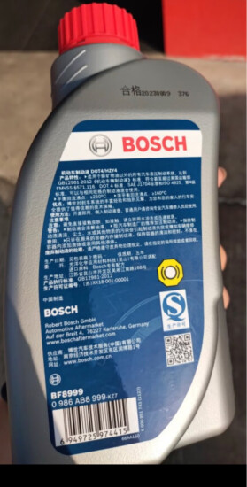 博世（BOSCH）DOT4 刹车油/制动液/离合器油 通用型 进口原料国内调配 500ml装 实拍图