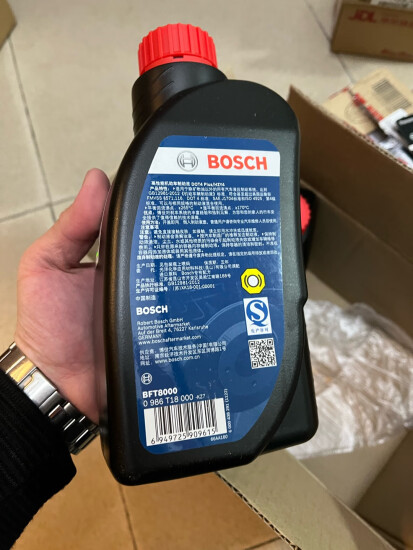 博世（BOSCH）DOT4 plus升级版刹车油 制动液/离合器油 塑料桶装 通用型一升装 实拍图