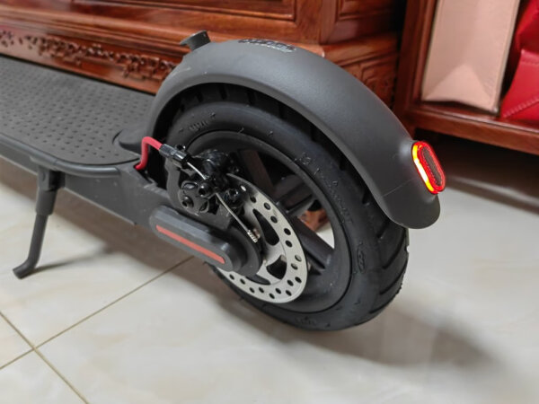 小米米家 电动滑板车Pro 超长续航 成人学生 可折叠 双轮 休闲平衡车体感车 可用充气宝 实拍图