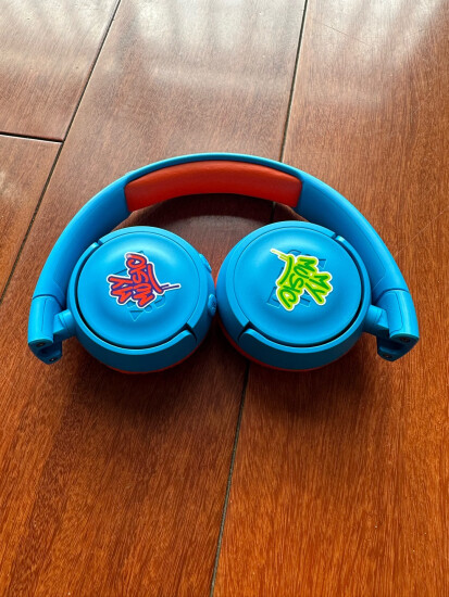 JBL JR300BT 头戴式无线蓝牙儿童益智耳机 低分贝降噪带麦克风英语网课在线教育学习听音乐耳机 蓝色 实拍图