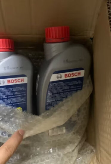 博世（BOSCH）DOT4 刹车油/制动液/离合器油 通用型 进口原料国内调配 500ml装 实拍图