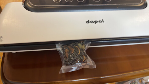 【已售120W+】达派（dapai）德国真空封口机家用商用全自动抽真空包装机真空机食品塑封保鲜机 7*10CM（100片装） 实拍图