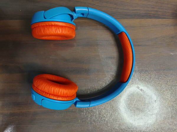 JBL JR300BT 头戴式无线蓝牙儿童益智耳机 低分贝降噪带麦克风英语网课在线教育学习听音乐耳机 蓝色 实拍图