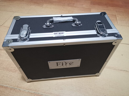 %title插图%num 长城(GreatWall)猎金部落额定650W F6全模组电源(80PLUS白金/全日系电容/DC-DC/14CM双滚珠/七年质保)