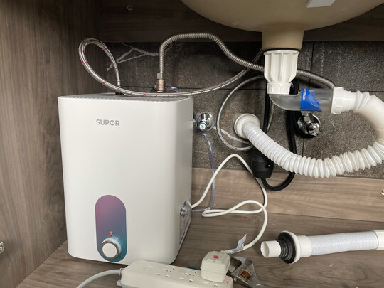 电热水器