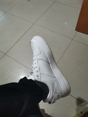 运动板鞋