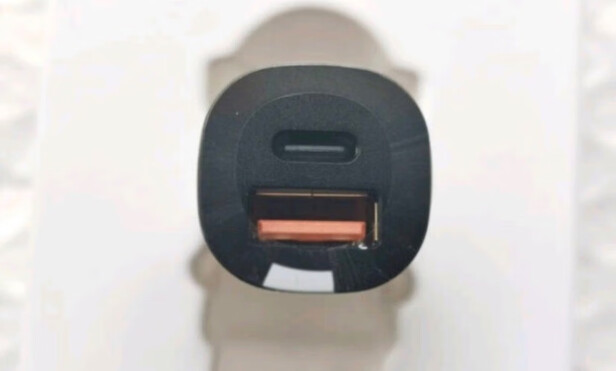 车载充电器