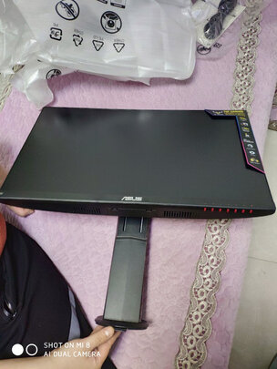 电脑显示器