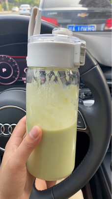 塑料水杯