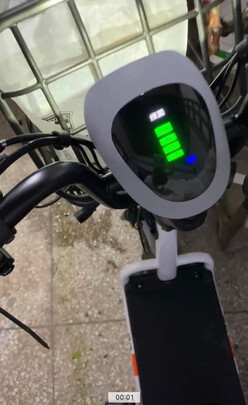 %title插图%num 绿源电动车48V12A新国标电动自行车 通勤代步 买菜带娃电瓶车 小果粒 幻彩灰 预订中预计4月5日-8日发货