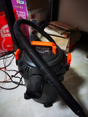 车载吸尘器