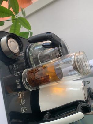 玻璃杯