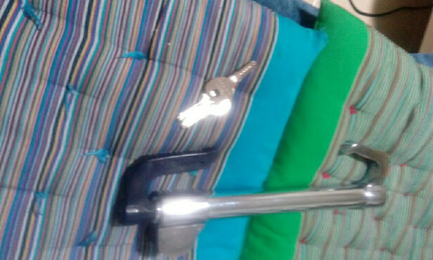 汽车方向盘锁