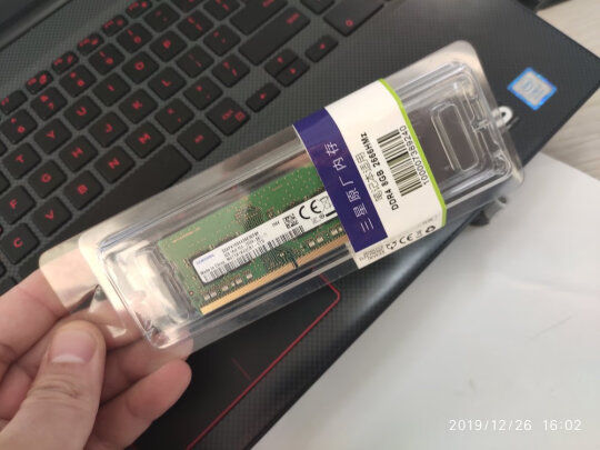 三星DDR4 8GB 笔记本内存和金士顿HX432C18FB2/8-SP有区别没有？做工哪款比较高？哪个效果显著 