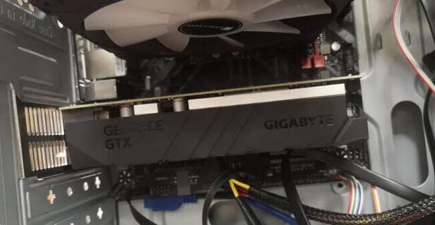 盘点报告:技嘉（GIGABYTE）IXOC刀卡/半高显卡使用4个月心酸经历曝光！买了不后悔