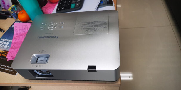 %title插图%num 松下(Panasonic)PT-WZ4000 无线投影仪 投影机办公 培训教学 家庭影院(全高清 4000高流明 手机同屏)