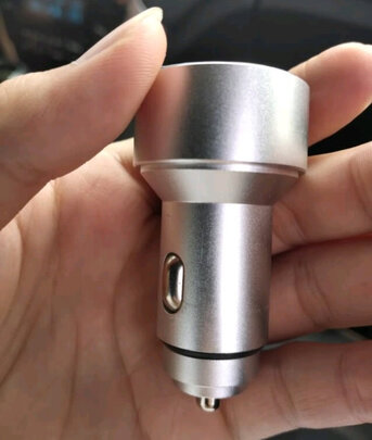 车载充电器