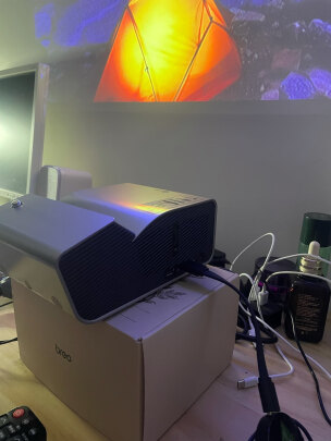 %title插图%num LG PH450UG 投影仪超短焦家用 便携投影机(近距离投影 支持3D 兼容1080P 内置电池)