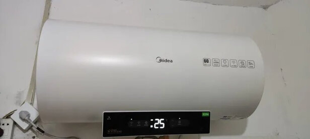 %title插图%num 美的(Midea)60升电热水器2200W变频速热 安全零电洗5.0一级节能智能家电APP控制F6022-ZA3(HE)*