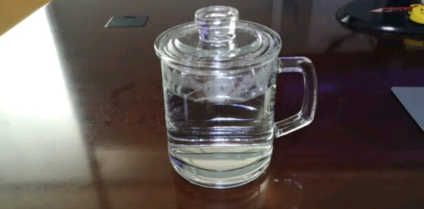 玻璃杯