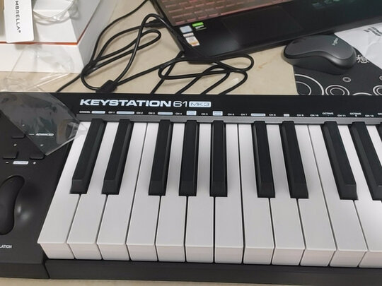 MIDI键盘
