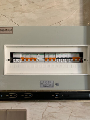 施耐德电气 家用微型断路器 空气开关 双进双出1P+N C20A DPN EA9系列MGNEA9A45C20R