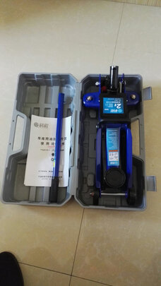 汽车液压千斤顶