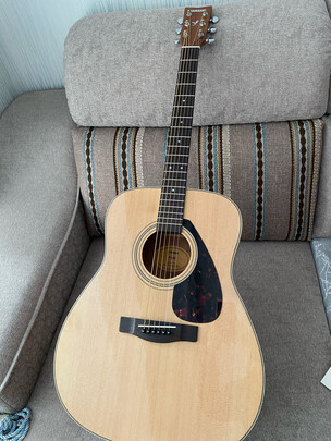 雅马哈f620吉他到底怎么样送配件礼包吗-最多言