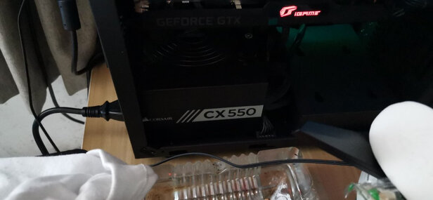 美商海盗船 (USCORSAIR) CX550 游戏电源 额定550W (80PLUS铜牌/温控风扇/五年质保)