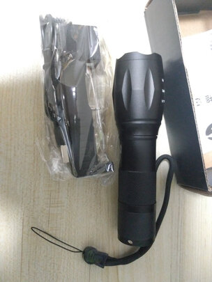 强光手电筒