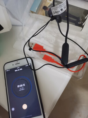 JBL TUNE215BT到底好不好？连接稳定吗？黑色耐脏吗 