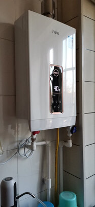 万家乐JSQ30-D8热水器|知乎评测：万家乐JSQ30-D8燃气热水器怎么样?用后半年讲体验真相