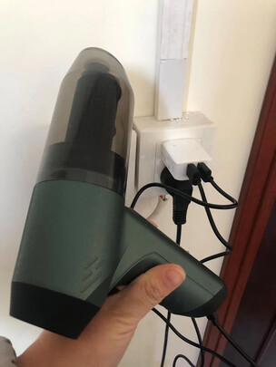 车载吸尘器
