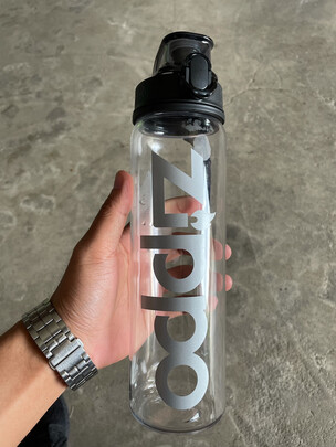 运动水杯