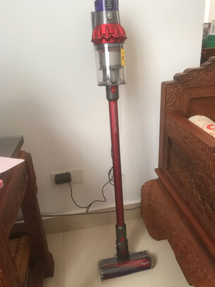 Dyson戴森吸尘器V10|客观评价Dyson戴森吸尘器V10 Fluffy怎么样？上手三周说真相